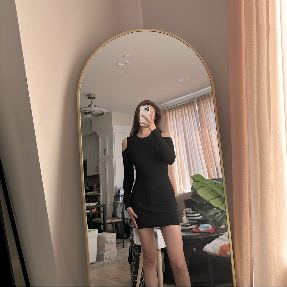 Olivaceous Women Knit Modern Body-con shoulder cut out Short Dress Sz S